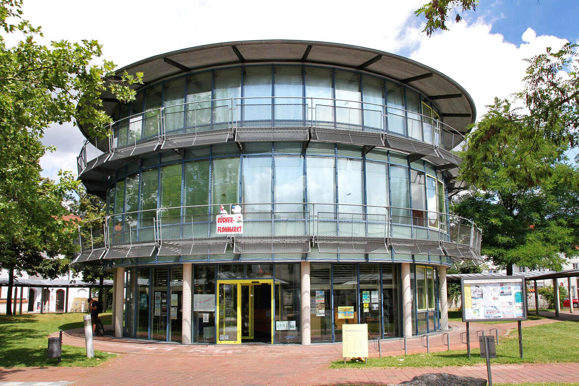 bu-cherturm-neuburg